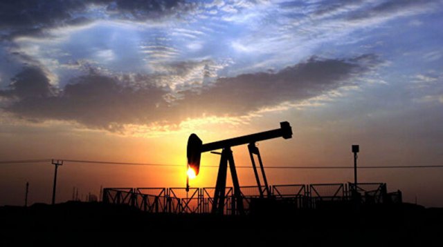 Курдские отряды подожгли несколько нефтяных месторождений на севере Сирии