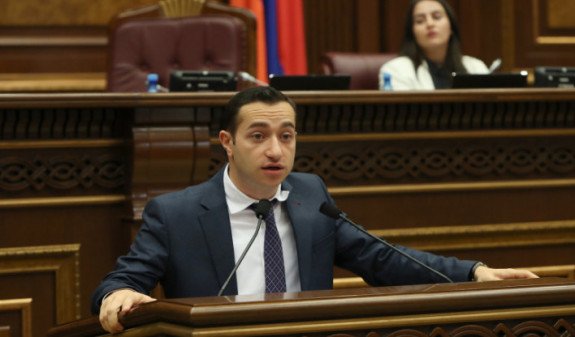 Мхитар Айрапетян переговорил с представителями армянской общины в Сирии