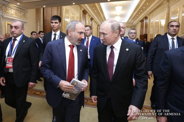 Пашинян и Путин обсудили ситуацию в Сирии
