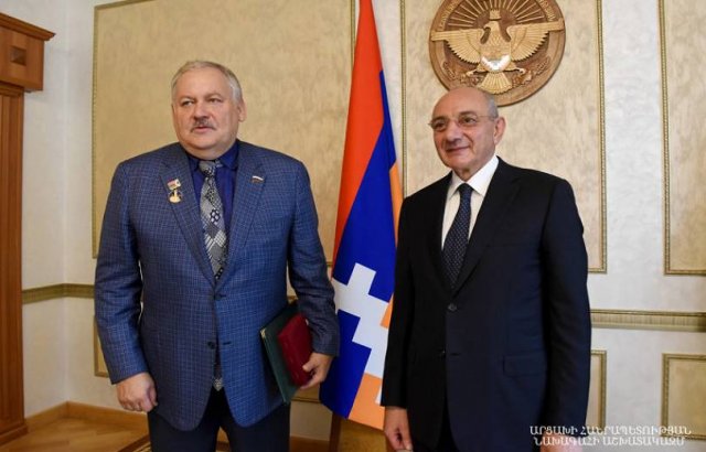 Президент Арцаха Бако Саакян встретился с Константином Затулиным