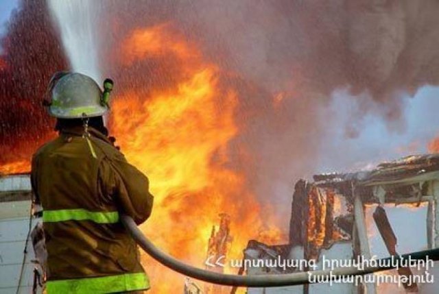 При пожаре в доме на ереванской ул. Батикяна погиб один из жителей