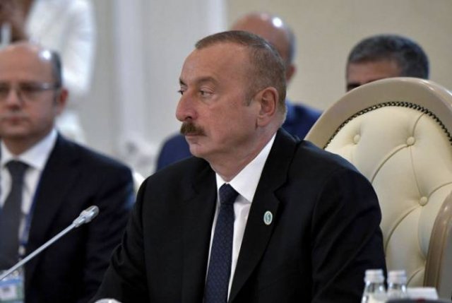 Президент Азербайджана уволил двух вице-премьеров