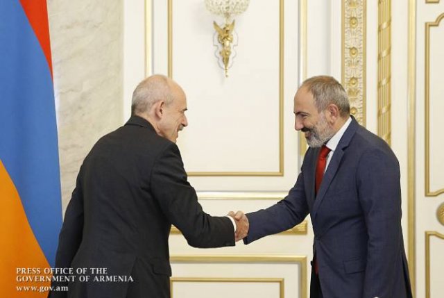 Германия продолжит содействовать преобразованиям в Армении — премьер РА принял посла ФРГ