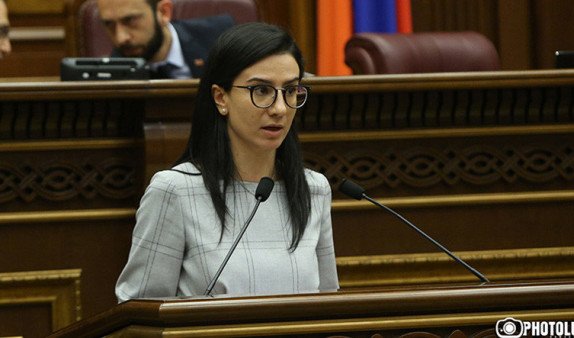 Анна Вардапетян освобождена с поста замглавы Минюста Армении