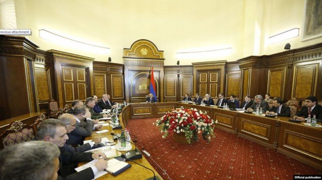 Премьер-министр подчеркнул важность развития военной промышленности