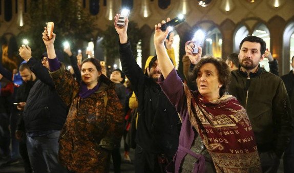 Тбилиси вновь охватили масштабные акции протеста