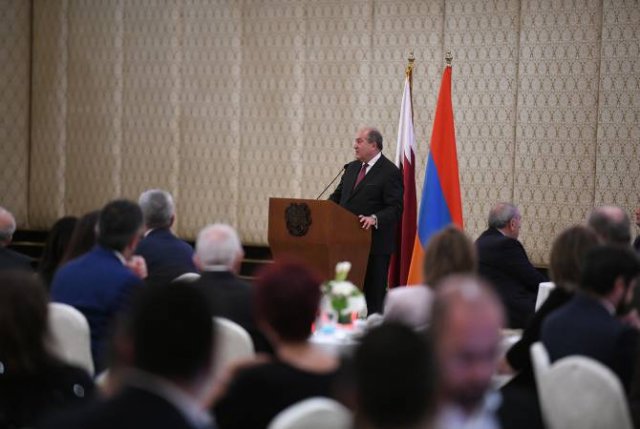 Армен Саркисян встретился с представителями армянской общины Катара