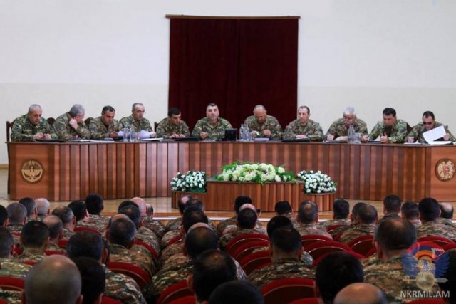 В Армии обороны Арцаха состоялось заседание военного совета