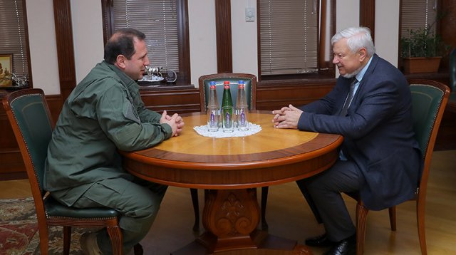 Давид Тоноян и Анджей Каспршик обсудили ситуацию в зоне карабахского конфликта