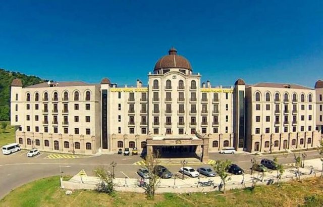 Golden Palace будет отчужден на классическом аукционе. Стартовая цена – 7,5 млрд драмов