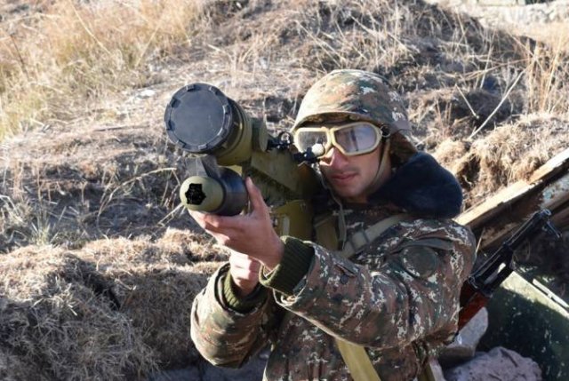 Военнослужащие зенитно-ракетных подразделений провели тактические занятия
