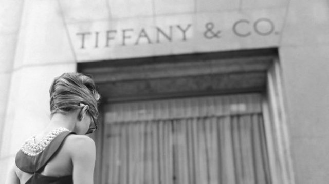 Владелец Louis Vuitton заплатит 16 млрд за Tiffany