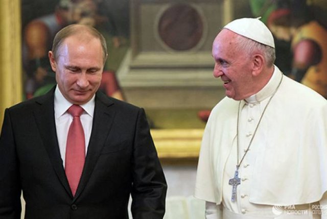 Папа Римский направил приветствие Путину