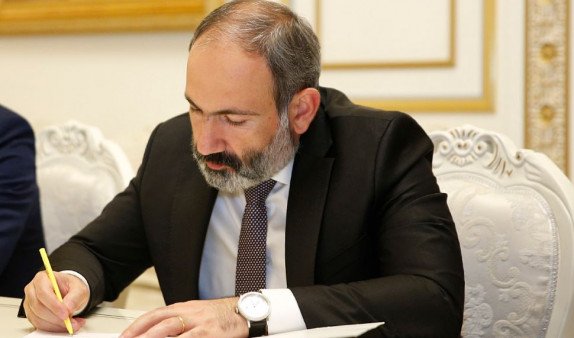 Пашинян уволил замглавы Минэкономики Армении