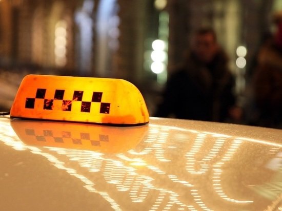 В Москве клиенты угнали автомобиль у таксиста