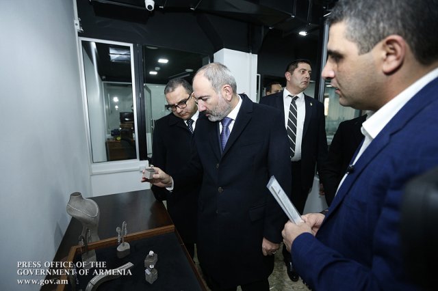 Премьер-министр Армении присутствовал на церемонии открытия ювелирного завода