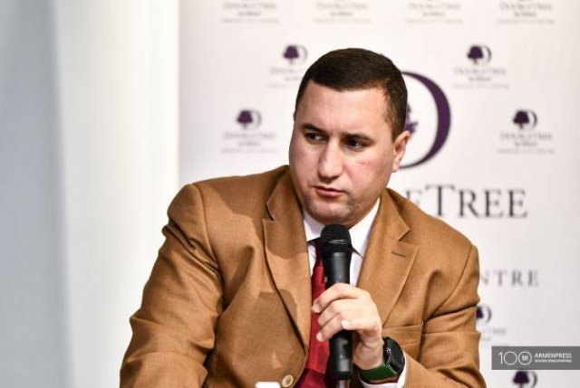 Обсуждается возможность приема девушек в гимназию им. Монте Мелконяна