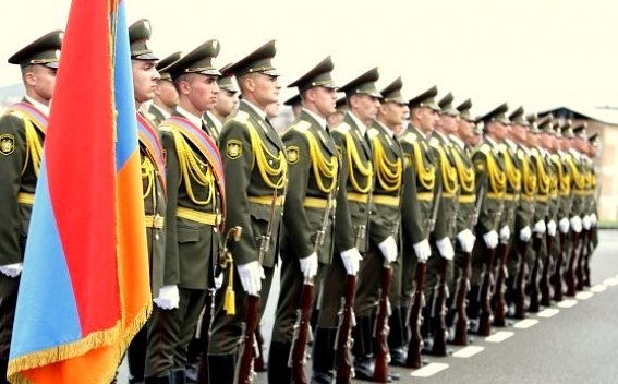 Подавляющее большинство общества Армении к армии относится положительно