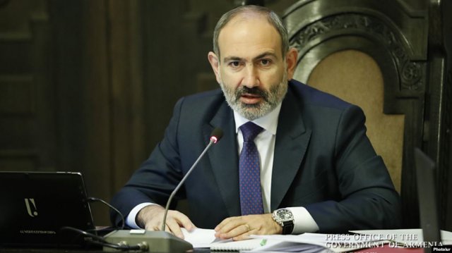 Премьер-министр: Вся государственная система сопротивляется революции