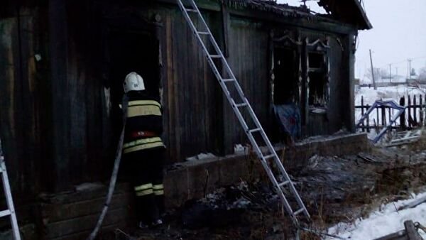При пожаре на Алтае погибли шесть человек