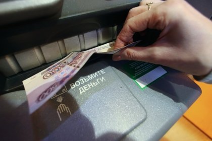 В Роспотребнадзоре назвали связь между деньгами и гриппом