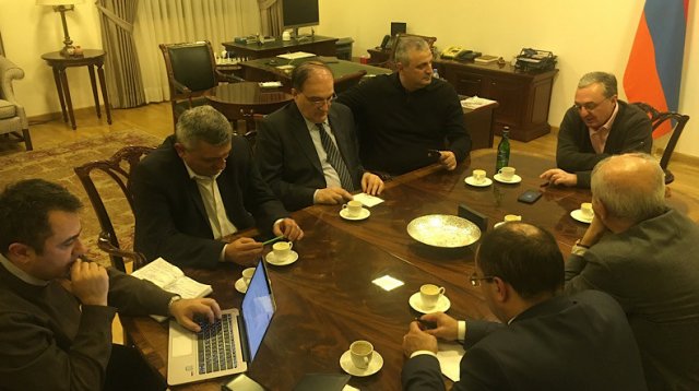Глава МИД Армении созвал совещание по ситуации на Ближнем Востоке