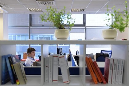 Большинству россиян пообещали повысить зарплату
