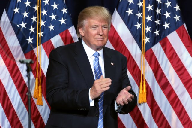 Трамп пообещал ударить по Ирану «сильнее, чем когда-либо» в случае нападения на американцев