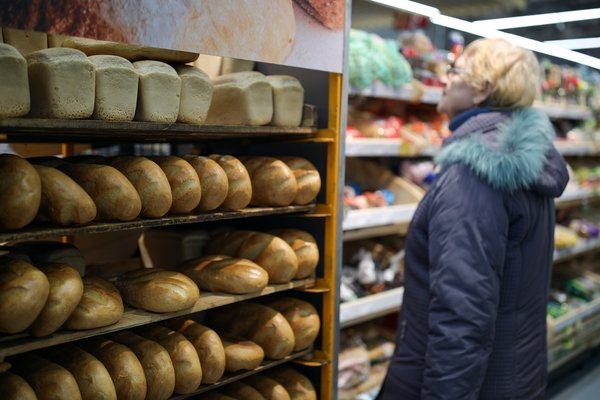 Россиян предупредили о возможном росте цен на хлеб и овощи