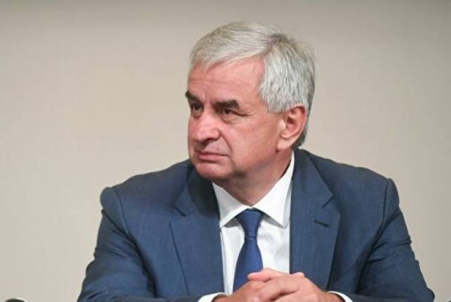 Сложивший полномочия президент Абхазии выступил с обращением