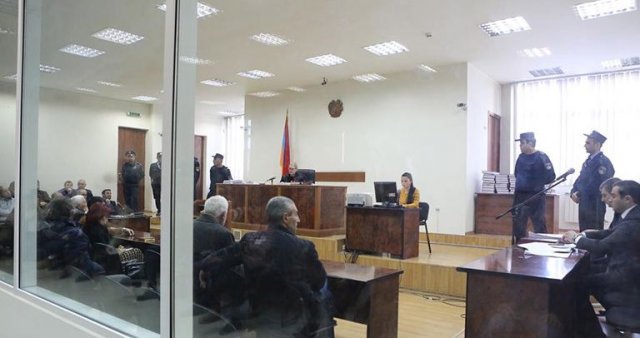 Из-за отсутствия адвоката Хачатурова заседание суда отложили