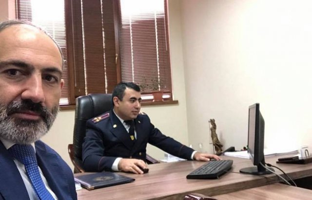 Никол Пашинян дает показания в Следственном комитете