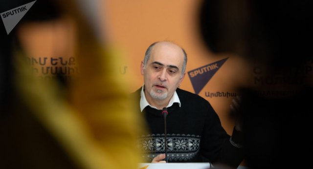 Считаю, что бороться с фейками бессмысленно – Самвел Мартиросян