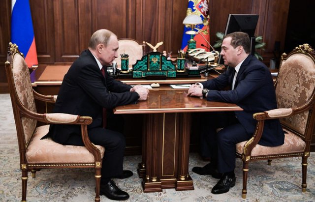 Путин предложил Медведеву пост зампредседателя Совбеза