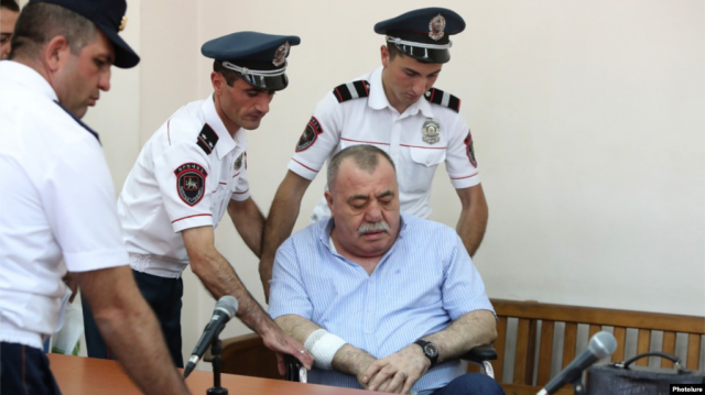 Решением суда Манвел Григорян освобожден из-под ареста