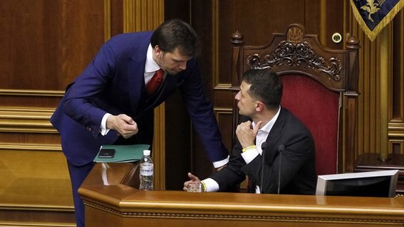 Зеленский отказался отправлять премьера Гончарука в отставку