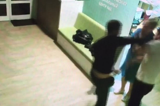 Азербайджанец избил врача и медсестру перинатального центра в Волгограде