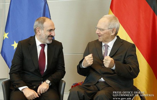 Германия поддерживает судебно-правовые реформы в Армении. Премьер встретился с председателем Бундестага