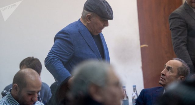 Судебное заседание по делу Роберта Кочаряна и других отложено ввиду отсутствия переводчика Юрия Хачатурова