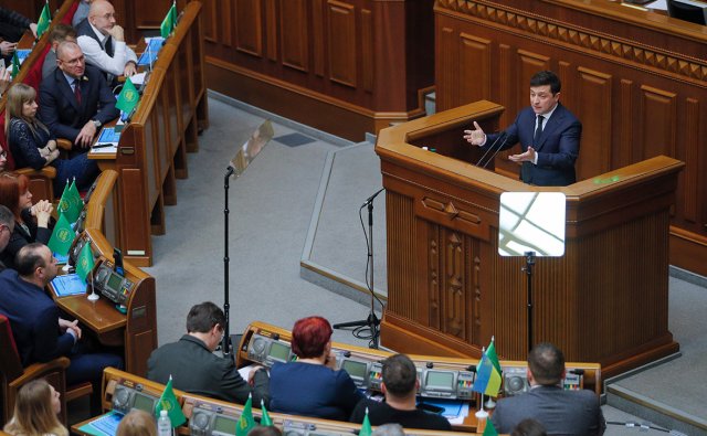 Зеленский сменил правительство Украины