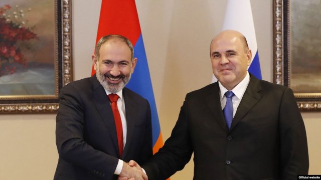 На две недели ограничиваются пассажироперевозки между Арменией и Россией