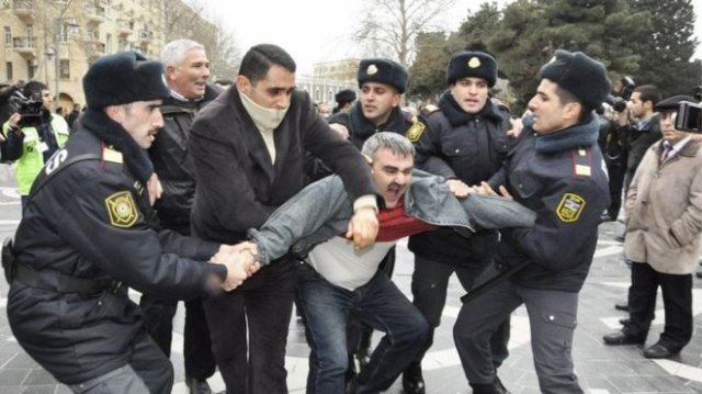 В Азербайджане освободили писавшего о коррупции во власти журналиста Афгана Мухтарлы