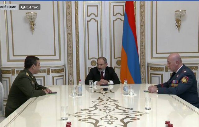 Премьер принял у себя директора СНБ и начальника Полиции, поздравил их с назначением