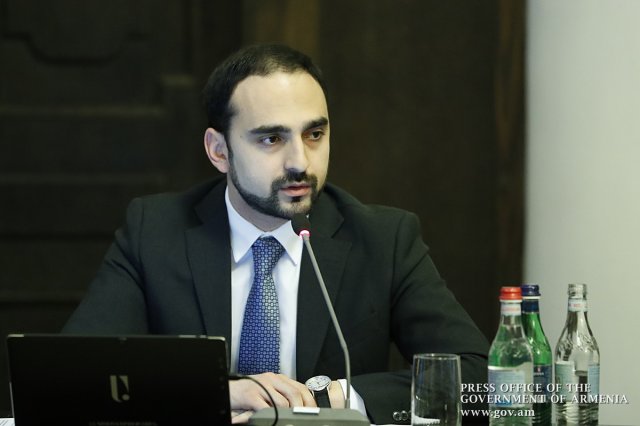 В продуктовых магазинах Армении хотят установить часы для пожилых клиентов
