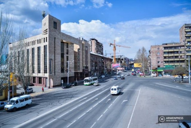 В эти дни общий пассажиропоток в Ереване и в областях сократился в 30 раз