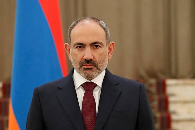 Премьер-министр Армении выразил соболезнования Левону Ароняну в связи с кончиной его супруги