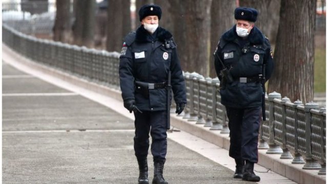 Московский суд оштрафовал Иисуса, задержанного при прогулке с собакой