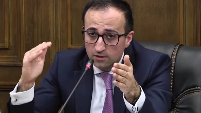 Минздрав Армении предложит на месяц продлить режим ЧП в стране