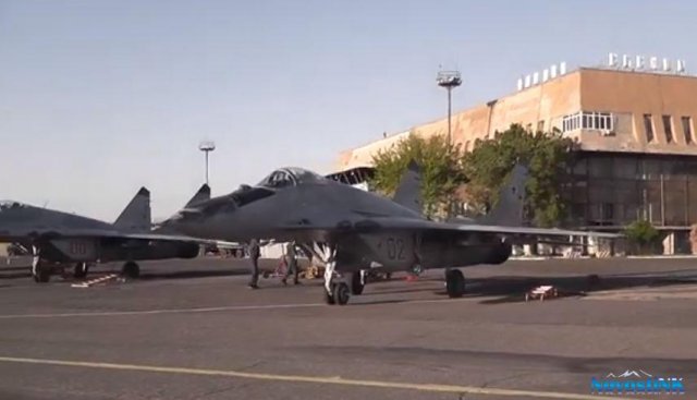 Истребители Су-30 примут участие в ереванском воздушном параде 9 мая