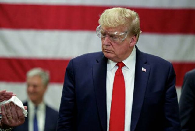 Врач Трампа рассказал о приеме президентом препарата от малярии